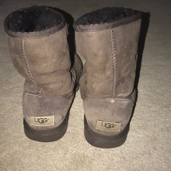 UGGS - Picture 3 of 4